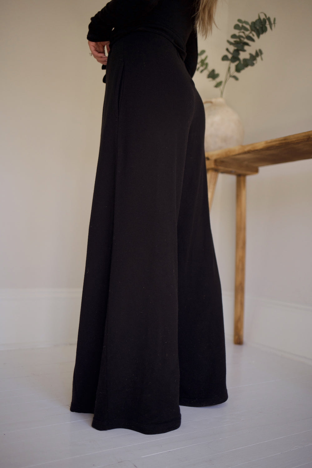 Sweater Essential Pant - Black