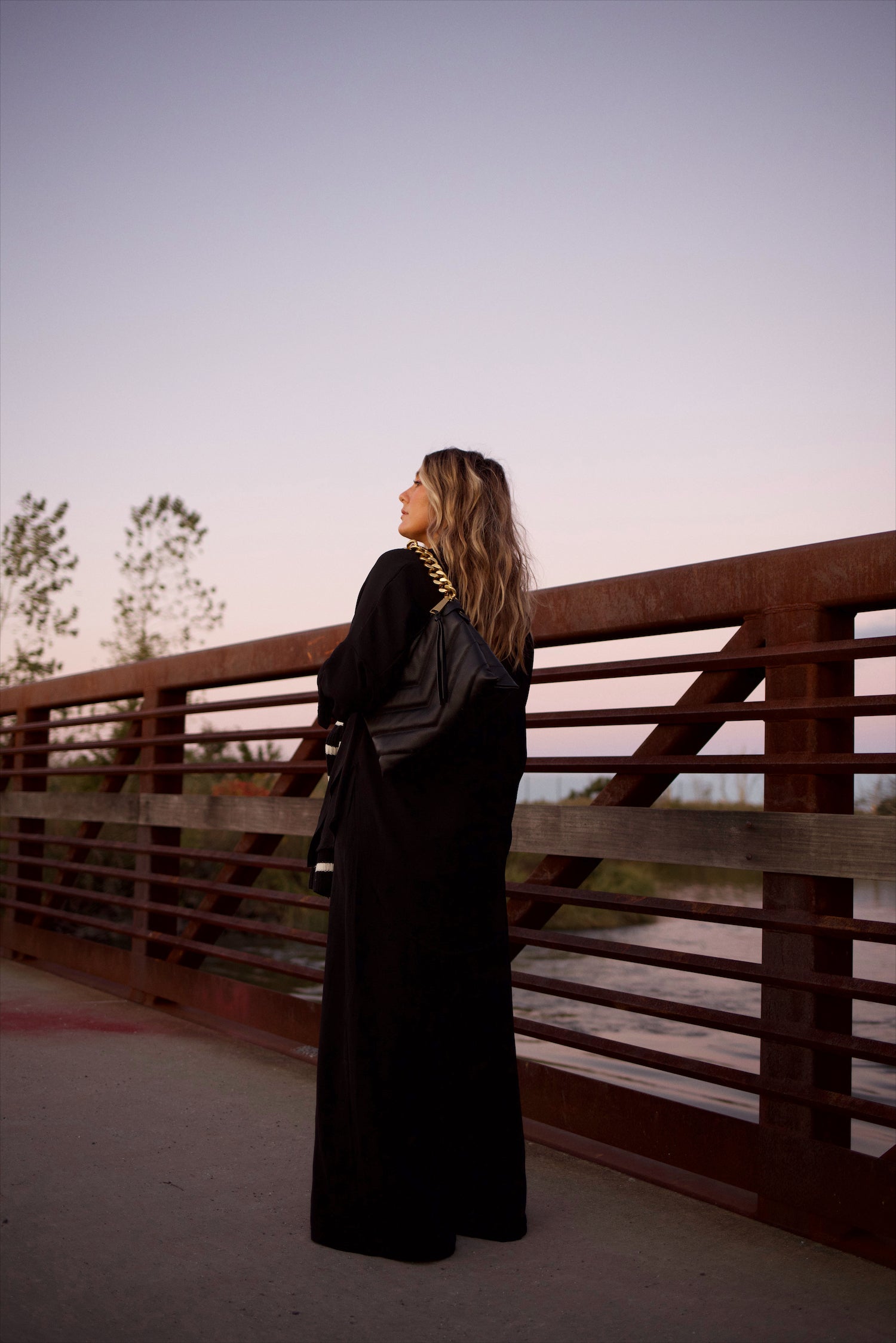 Essential Button Down - Black