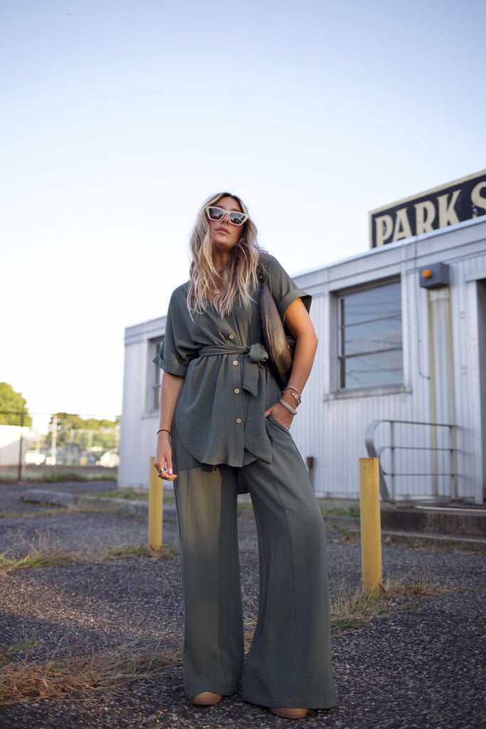 Essential Short Sleeve Button Down - Sea Glass (light olive)