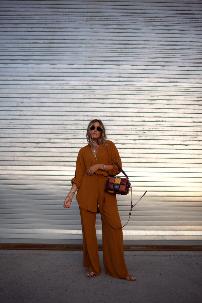 Essential Button Down - Caramel