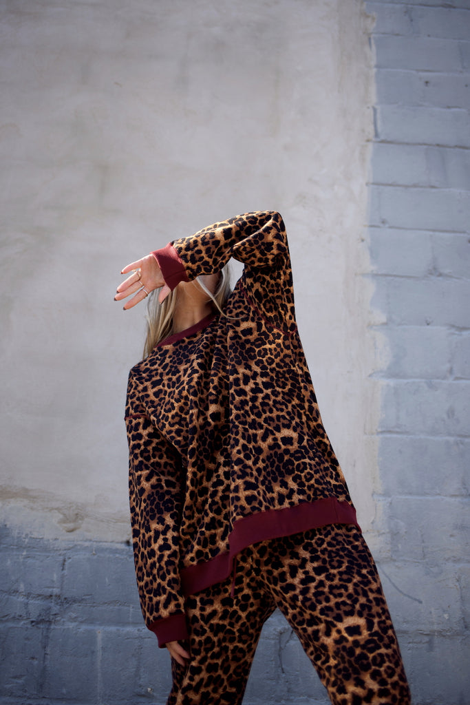 Slightly Oversized Classic Sweatpant - Leopard