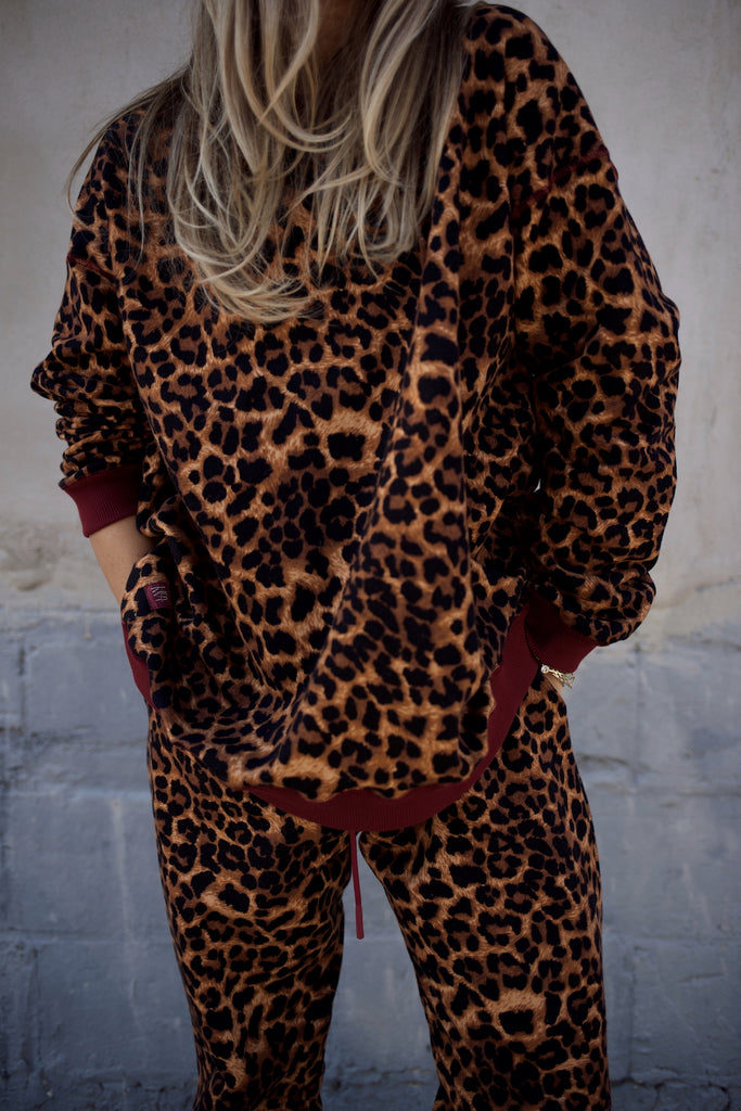 Oversized Boyfriend Crewneck Sweatshirt - Leopard