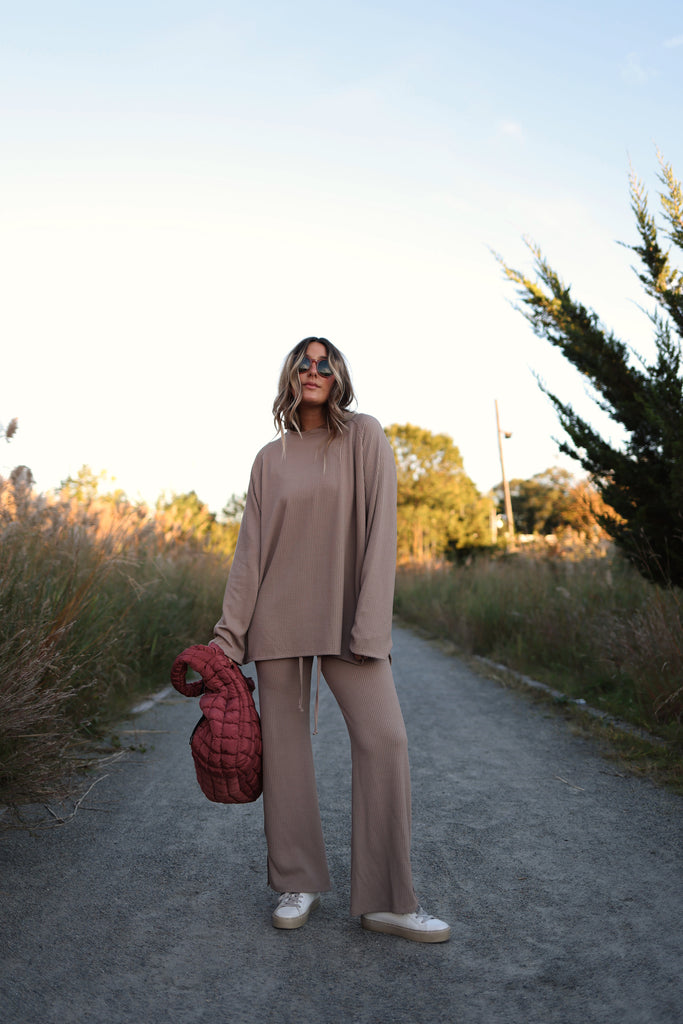 Ribbed Knit Fitted Flare Pant - Taupe
