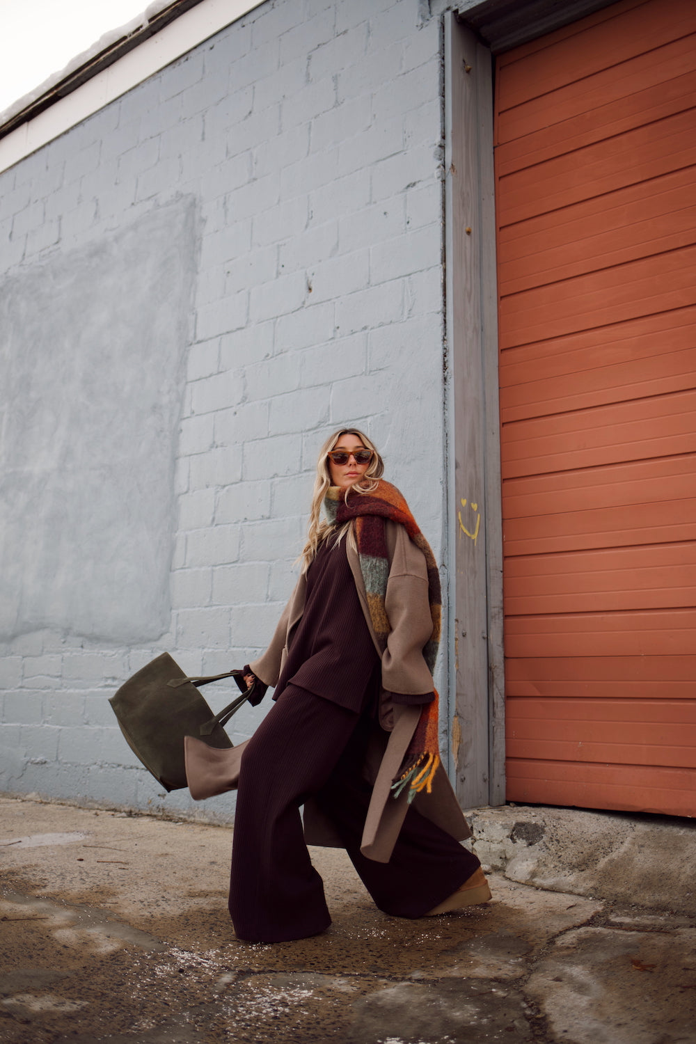 Ribbed Sweater Bell Sleeve Top - Chocolate