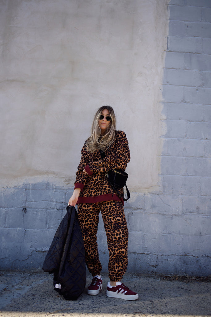 Slightly Oversized Classic Sweatpant - Leopard